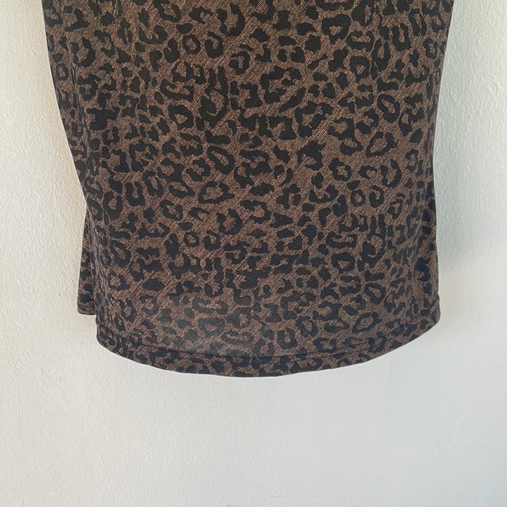 Briggs New York Petite leopard print cowl neck stretch blouse size medium - Picture 4 of 7